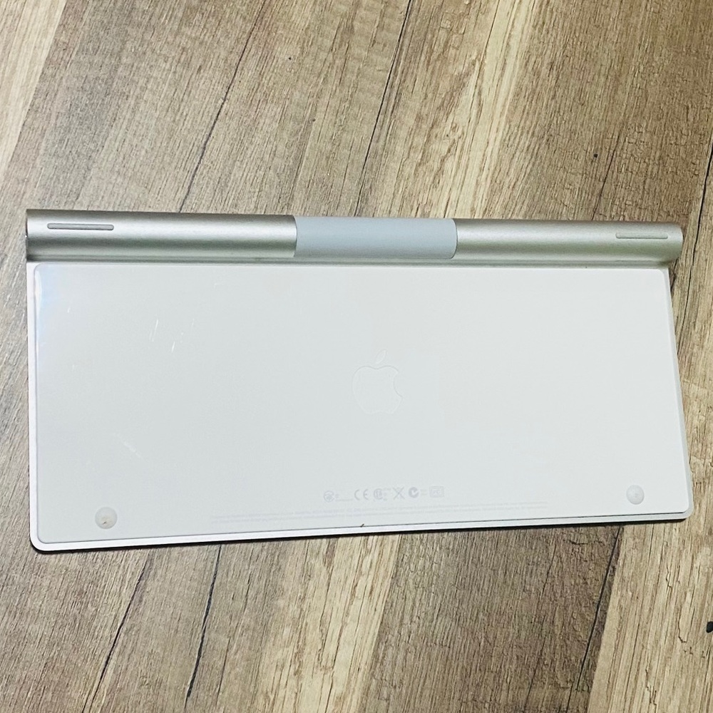 APPLE Wireless Keyboard - Picture 3 of 4